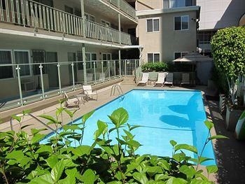 Hollywood Orchid Suites3