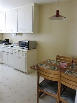 Hollywood Orchid Suites4
