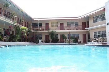 Beach And Town Motel1
