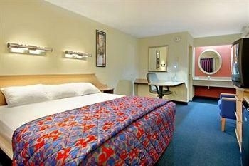Red Roof Inn Knoxville West4