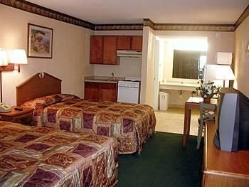 Happy Holiday Motel1