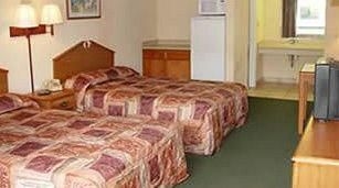 Happy Holiday Motel4