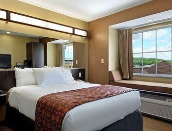 Microtel Inn and Suites Marietta4