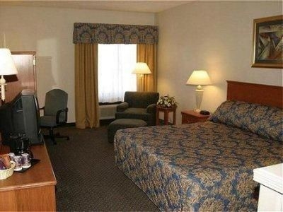 Holiday Inn Express Memphis Airport Area1