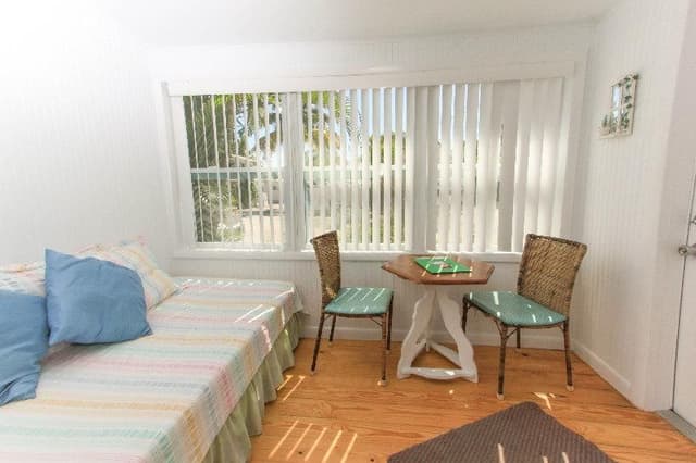DOUBLE WITH KITCHENETTE