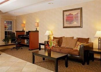 Comfort Inn Civic Center0
