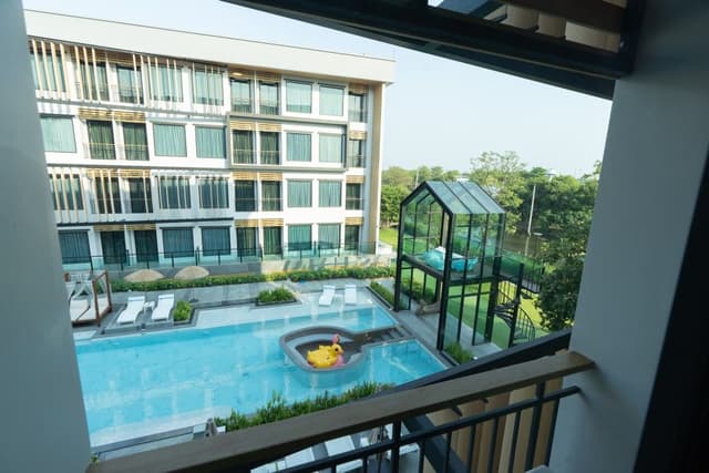 Premium Room Pool View