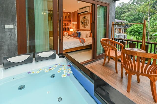 2BR Suite Jacuzzi Villa