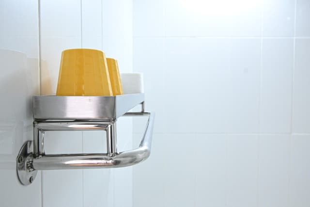 Deluxe Twin with Bathtub