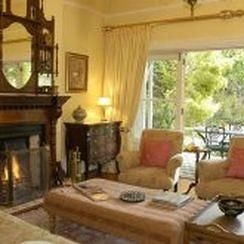 African Pride Hacklewood Hill Country House3