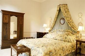 African Pride Hacklewood Hill Country House4
