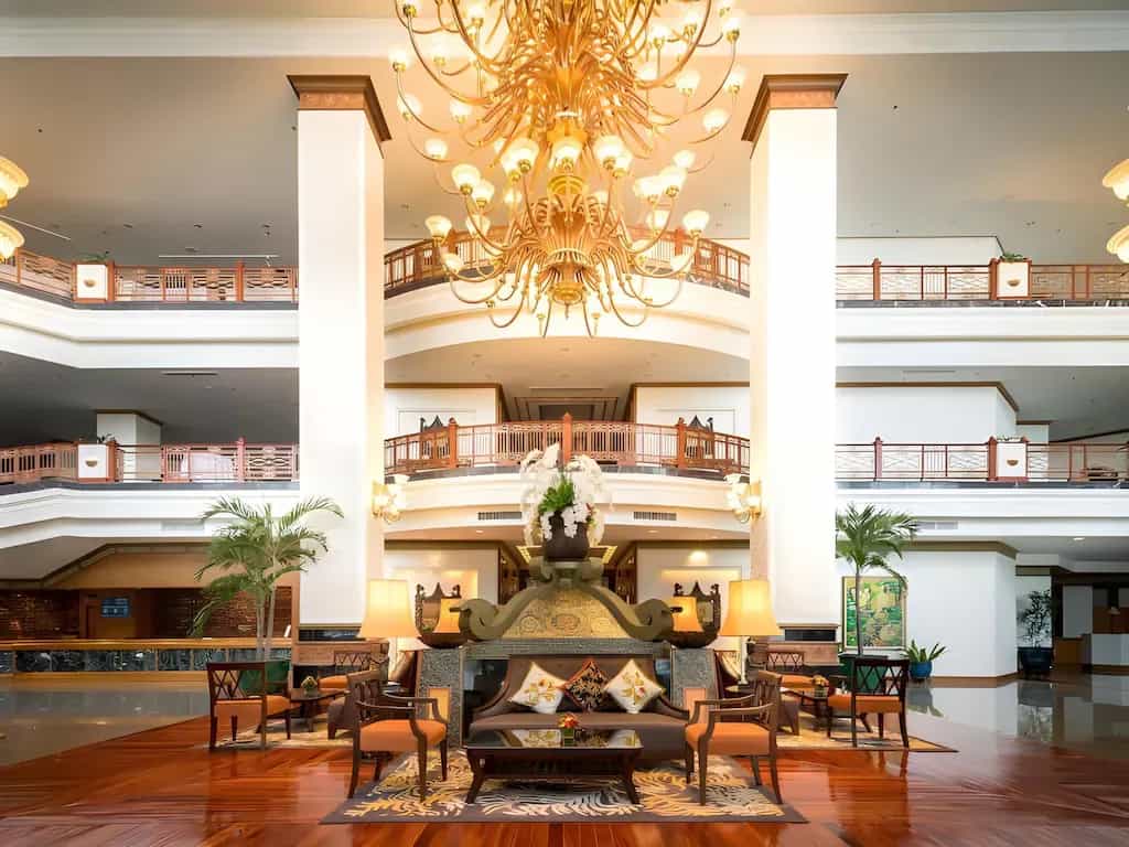 โรงแรมรอยัล คลิฟ แกรนด์ พัทยา โรงแรมรอยัล คลิฟ แกรนด์ พัทยา