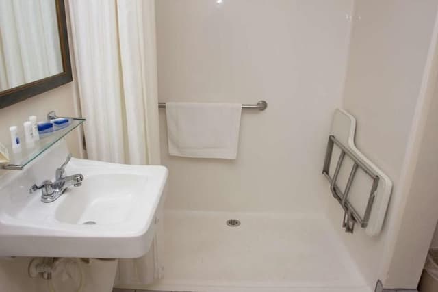 DOUBLE TWO BEDS