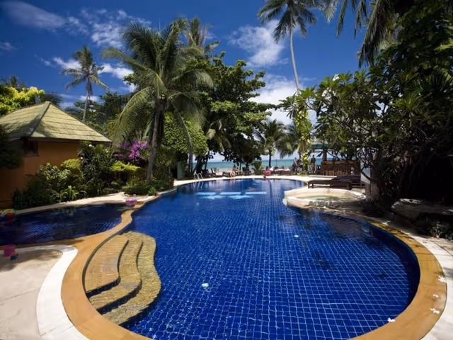 VILLA WITH PRIVATE POOL