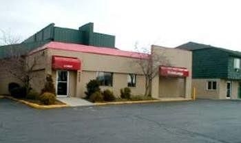 Econo Lodge2