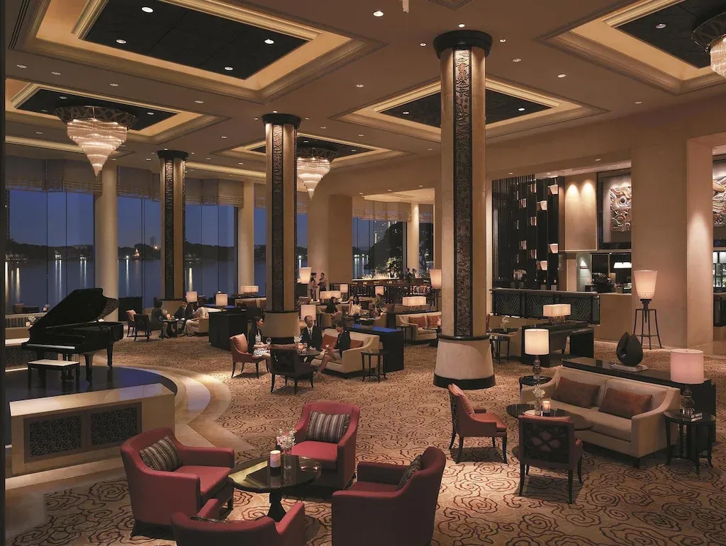 āđāļāļāļāļĢāļĩ-āļĨāļē āļāļĢāļļāļāđāļāļ (Shangri-La Bangkok)3