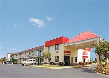 Econo Lodge3