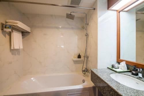 Deluxe Suite with Balcony