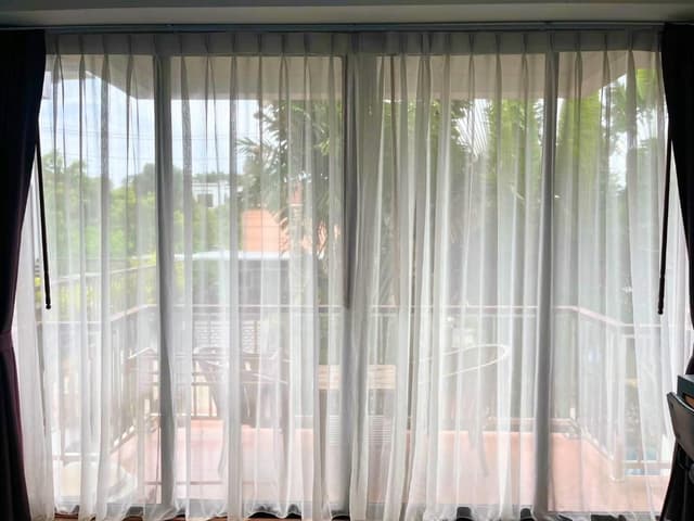 Deluxe Pool View Room