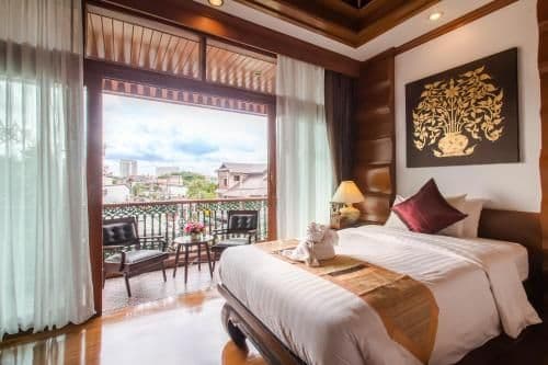 Lanna Junior Suite King Bed with Spa Bath