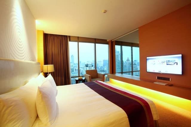 SUITE ONE BEDROOM