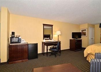Comfort Suites3