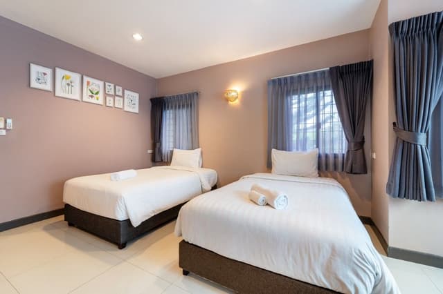 Standard Twin Room