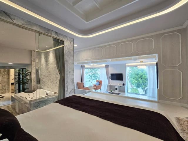Suite with Ocean View