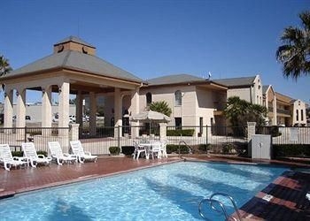 Quality Inn Near Medical Center4