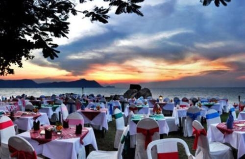 Sunset Village Beach Resort3