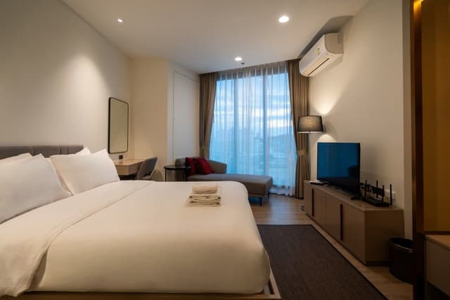 Deluxe King Room