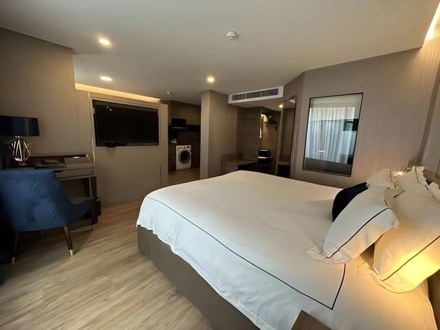 Premier Room