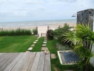 Talay Naresuan Beach House2