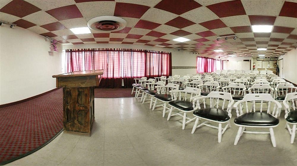 Econo Lodge South4