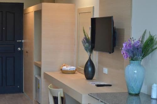 Deluxe Double Room (2 Adults + 1 Child)