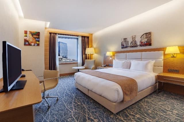 DOUBLE SEA VIEW KING BED