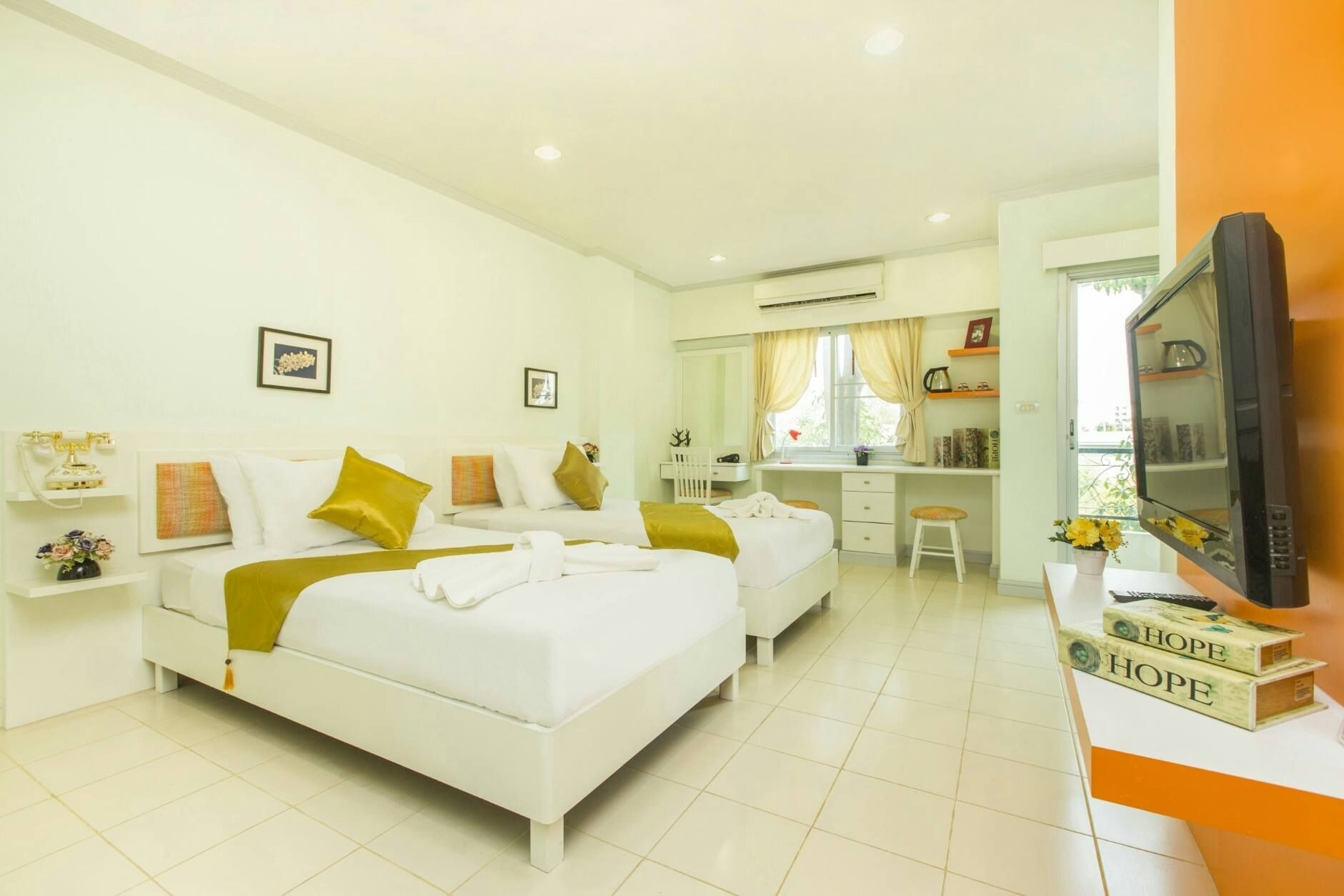 เอ็มซี พาราไดซ์ รีสอร์ท (MC Paradise Resort)1