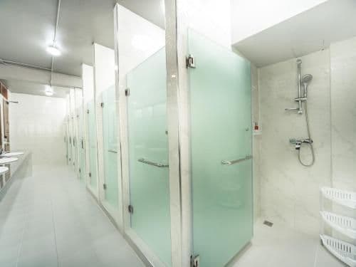 Private Female Room with 5 Beds & Shared External Bathroom