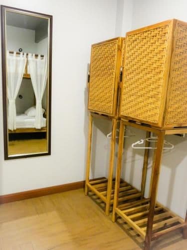 Private Female Room with 5 Beds & Shared External Bathroom