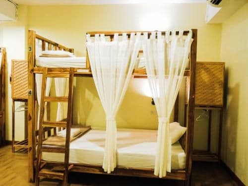 Private Female Room with 4 Beds & Shared External Bathroom