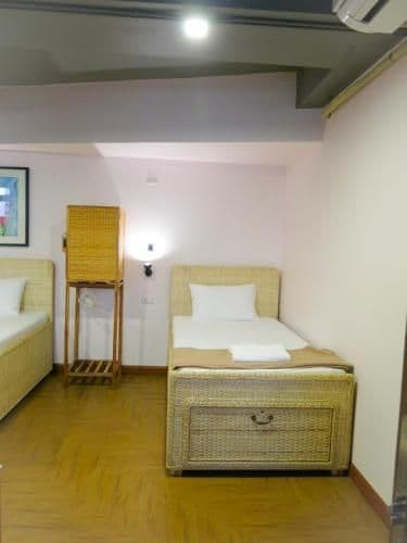 Private Female Room with 5 Beds & Shared External Bathroom