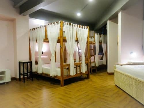 Private Room with 5 Beds & Shared External Bathroom