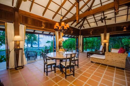 Villa - Beach Front