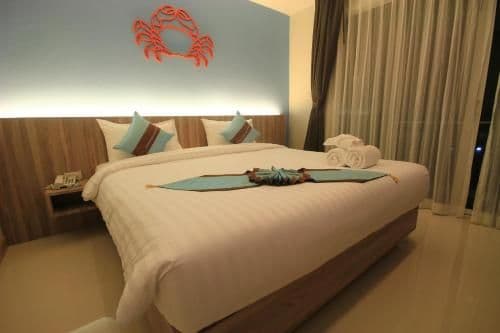 Connecting Room