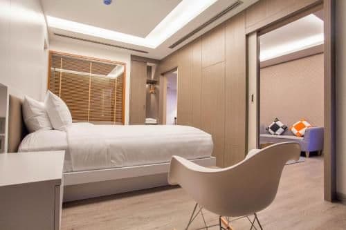 Suite Jacuzzi Pool View