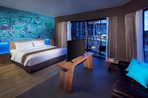Deluxe Corner Double Room