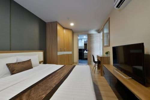 One-Bedroom Apartment