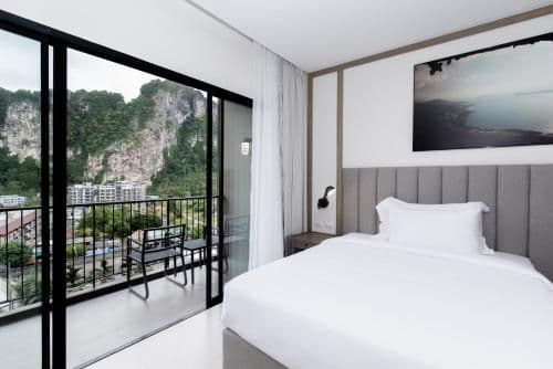 Deluxe Double or Twin Room with Cliff View