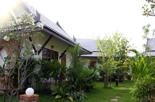 Villa with Garden View