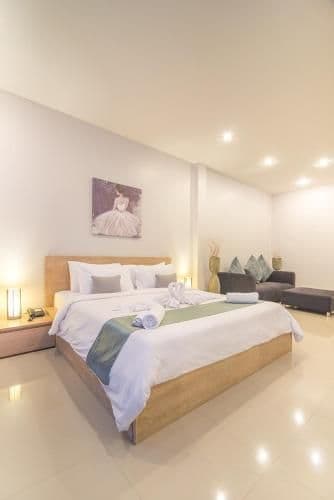 Suite with Mountain View